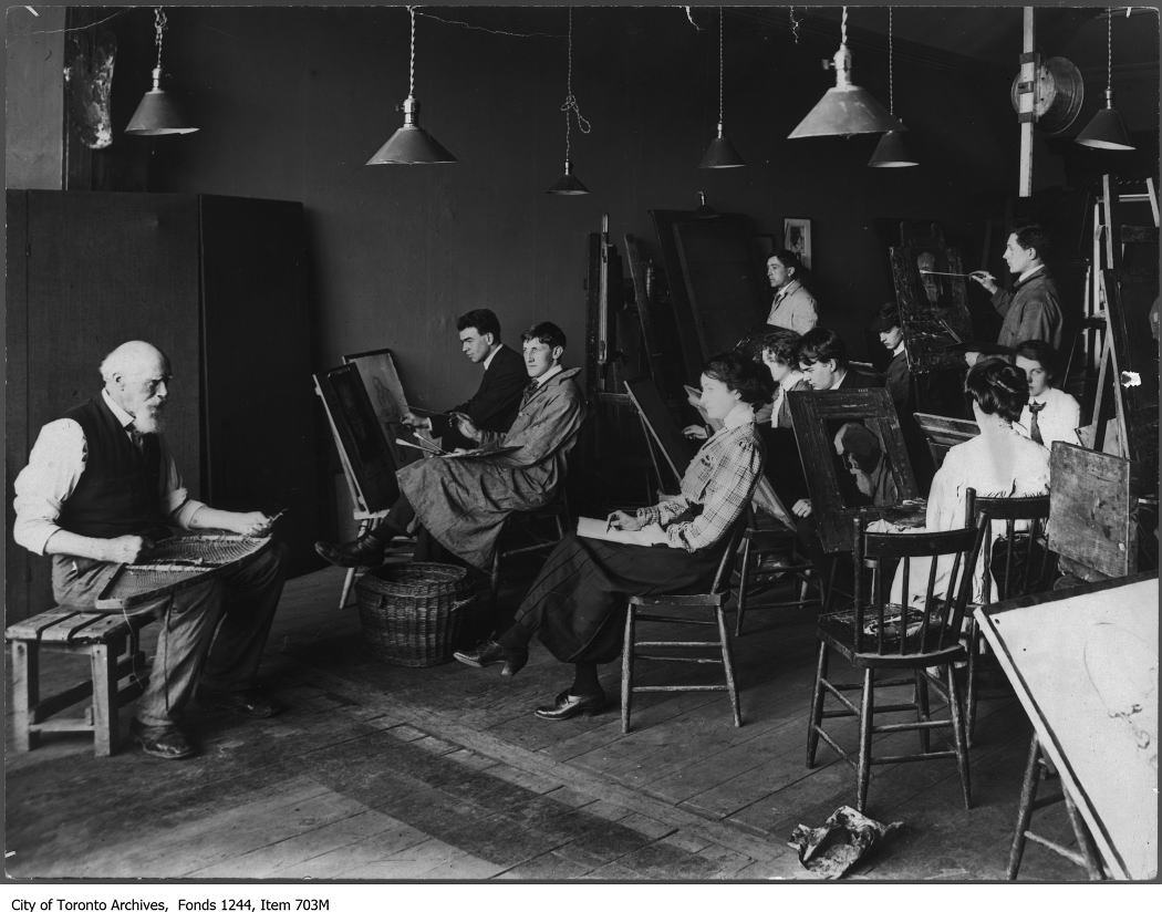Black and white photo of a drawing class, 1911