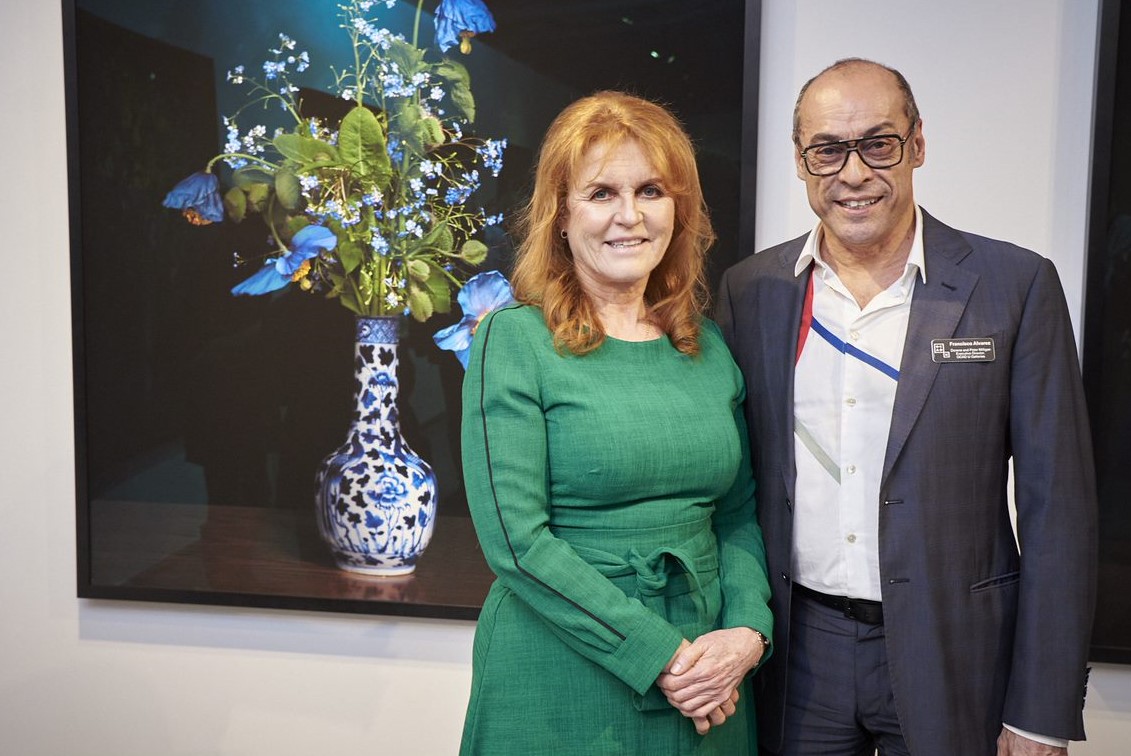 Sarah, Duchess of York, with Francisco Alvarez at Onsite Gallery, photo by Kathryn Hollinrake Sarah, Duchess of York, with Francisco Alvarez at Onsite Gallery, photo by Kathryn Hollinrake