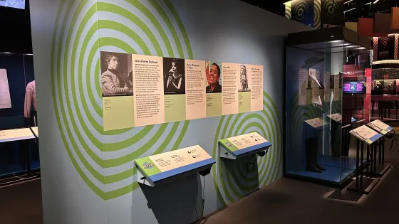 Exhibition view of Retro 