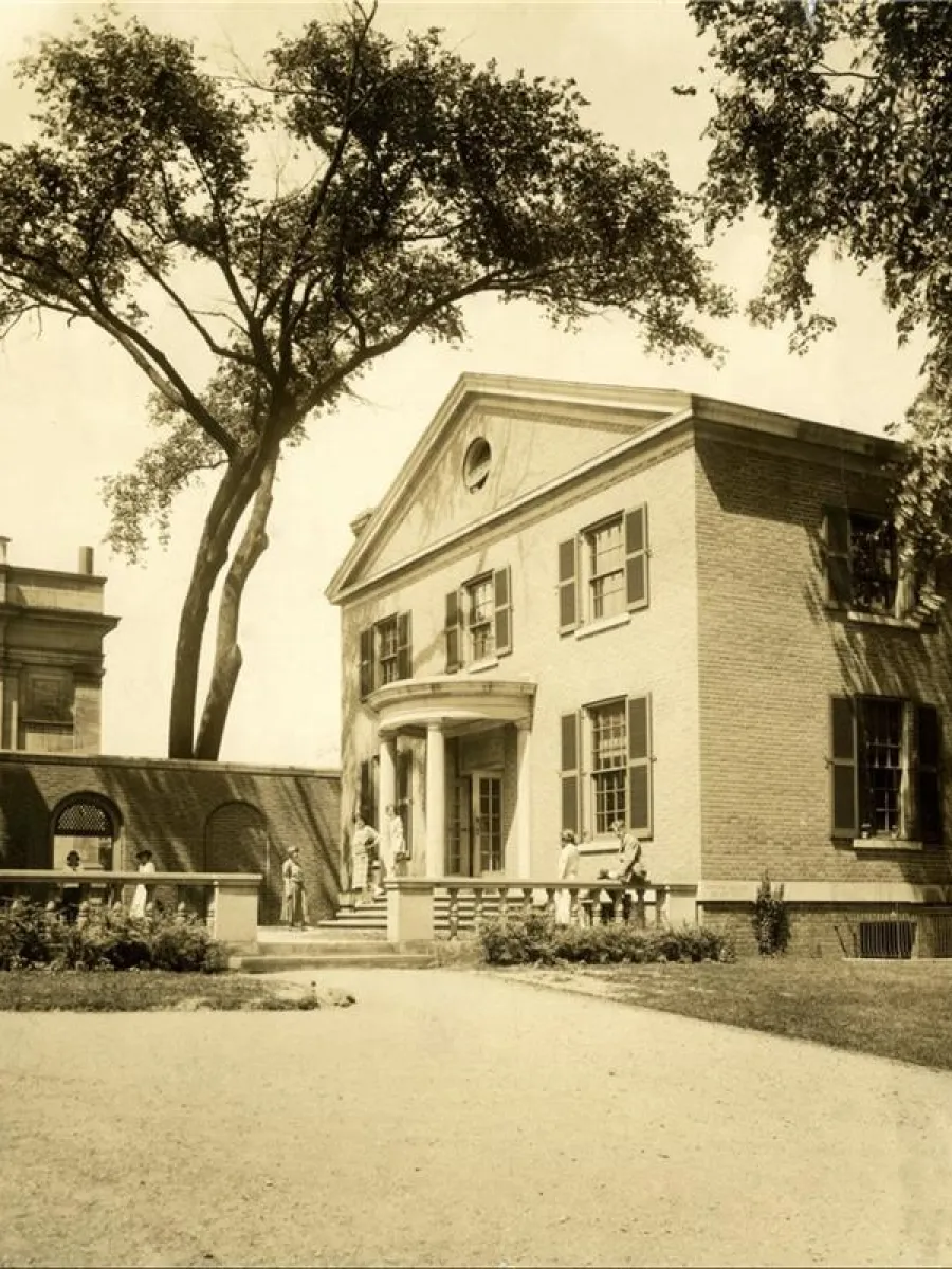 1903 Forecourt of Ontario College of Art 